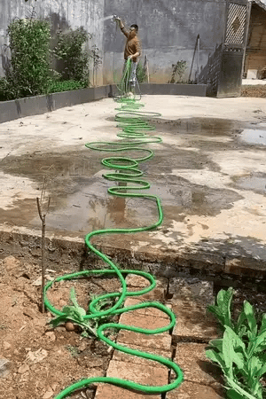 100ft Expandable Garden Hose – Kink-Free Flexible Water Hose with 7-Way Multi-Function Spray Nozzle