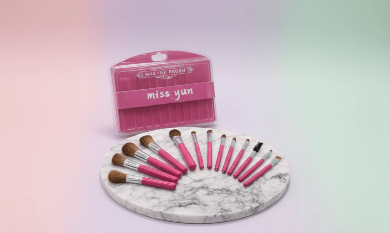 Miss Yun 12-Piece Professional Makeup Brush Set – Complete Face & Eye Collection in Pink Travel Case